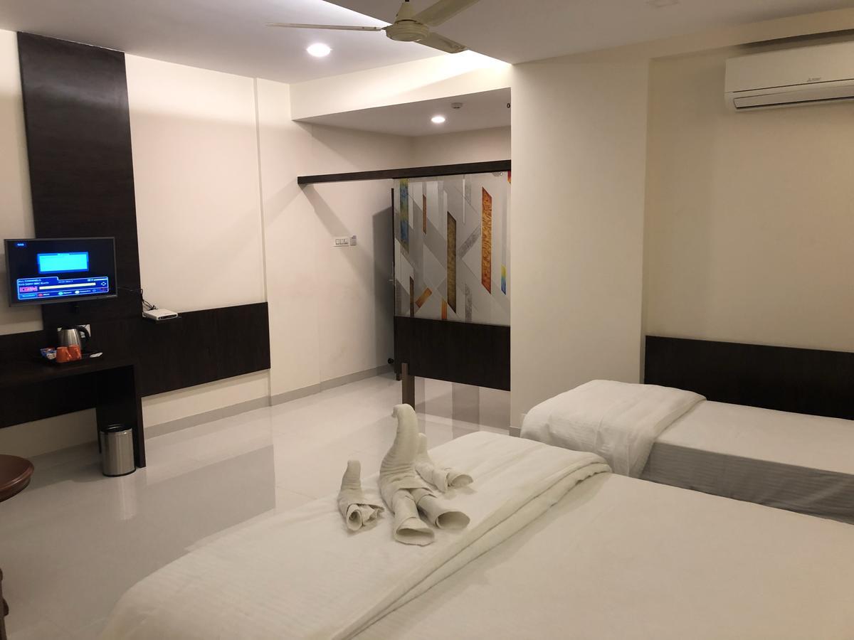 Kyriad Hotel Vijayapura By Othpl Bijāpur Esterno foto