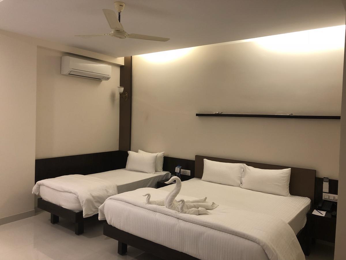Kyriad Hotel Vijayapura By Othpl Bijāpur Esterno foto