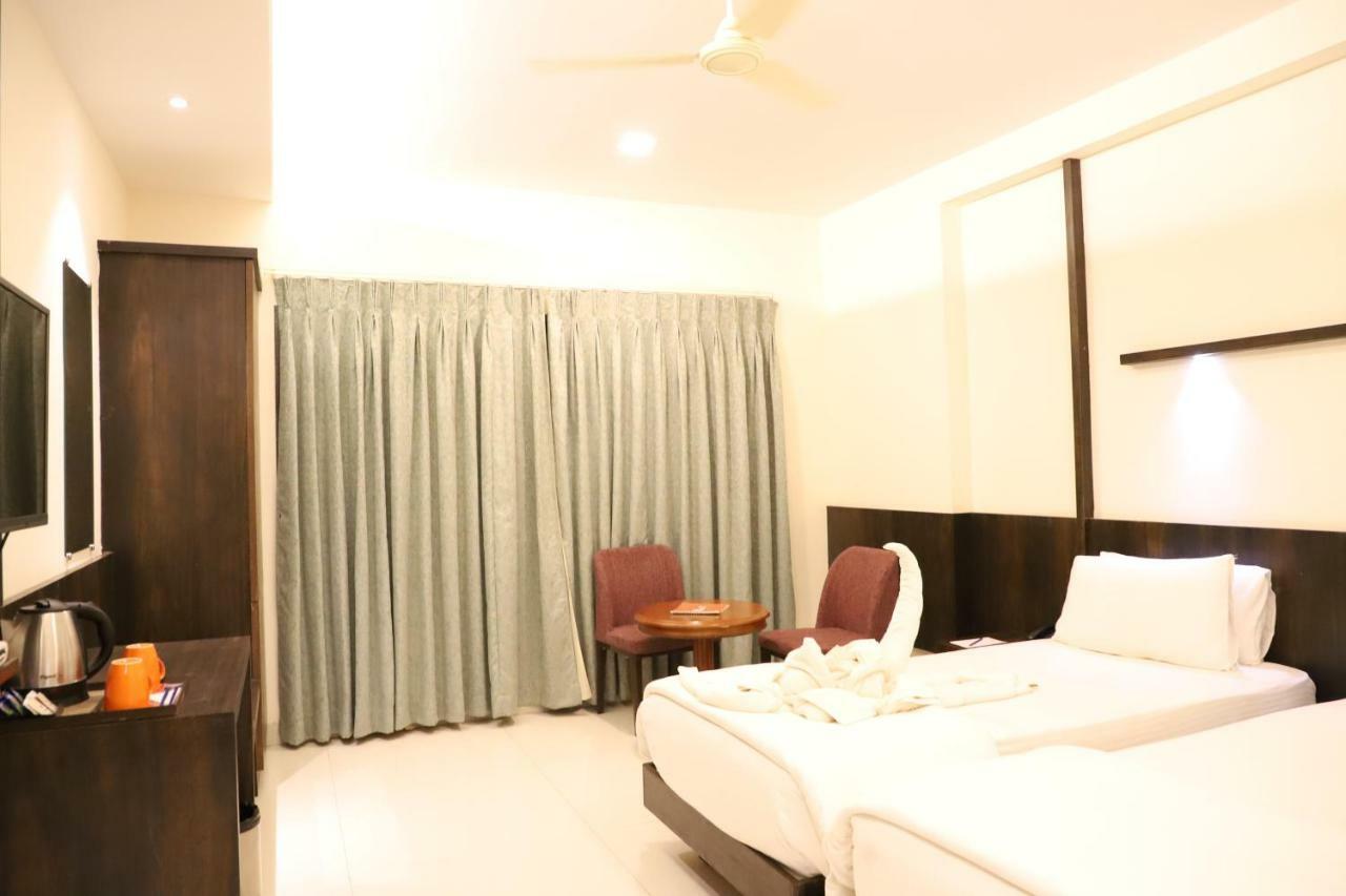 Kyriad Hotel Vijayapura By Othpl Bijāpur Esterno foto