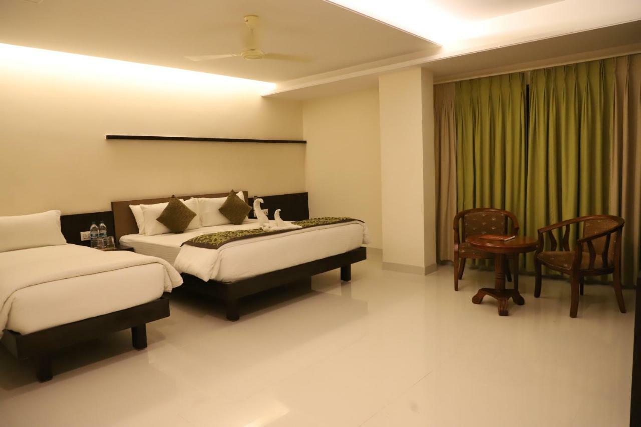Kyriad Hotel Vijayapura By Othpl Bijāpur Esterno foto